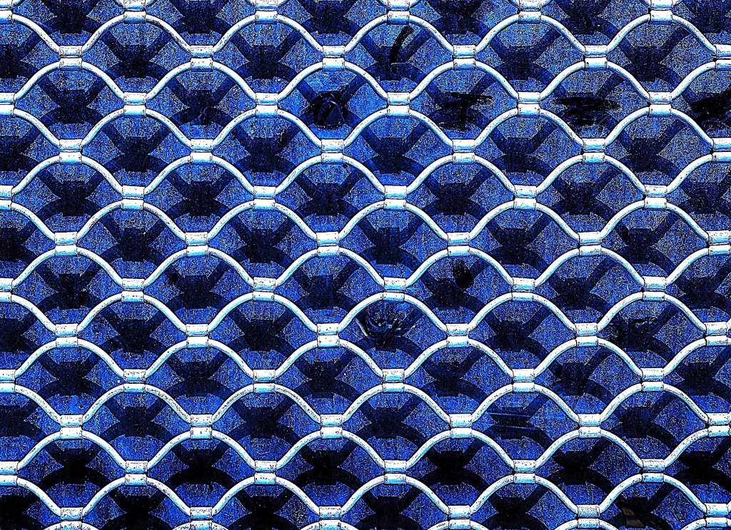 B200B seashell pattern, closed over a display window
