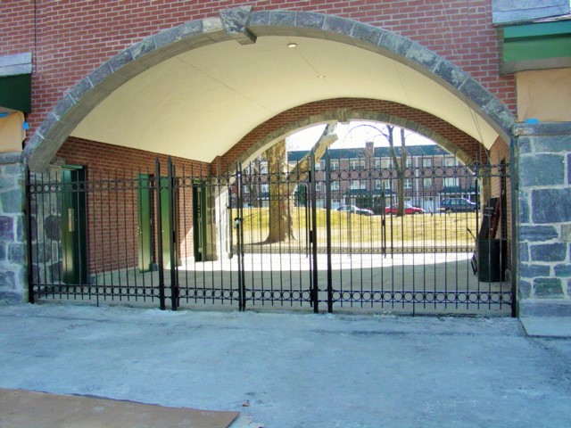 Iron gate GT 003