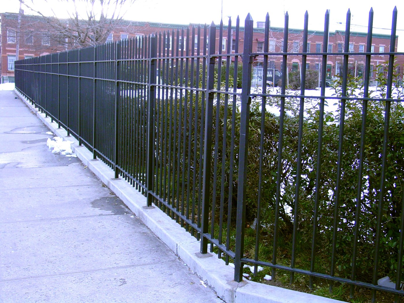 Iron picket fence FN 002