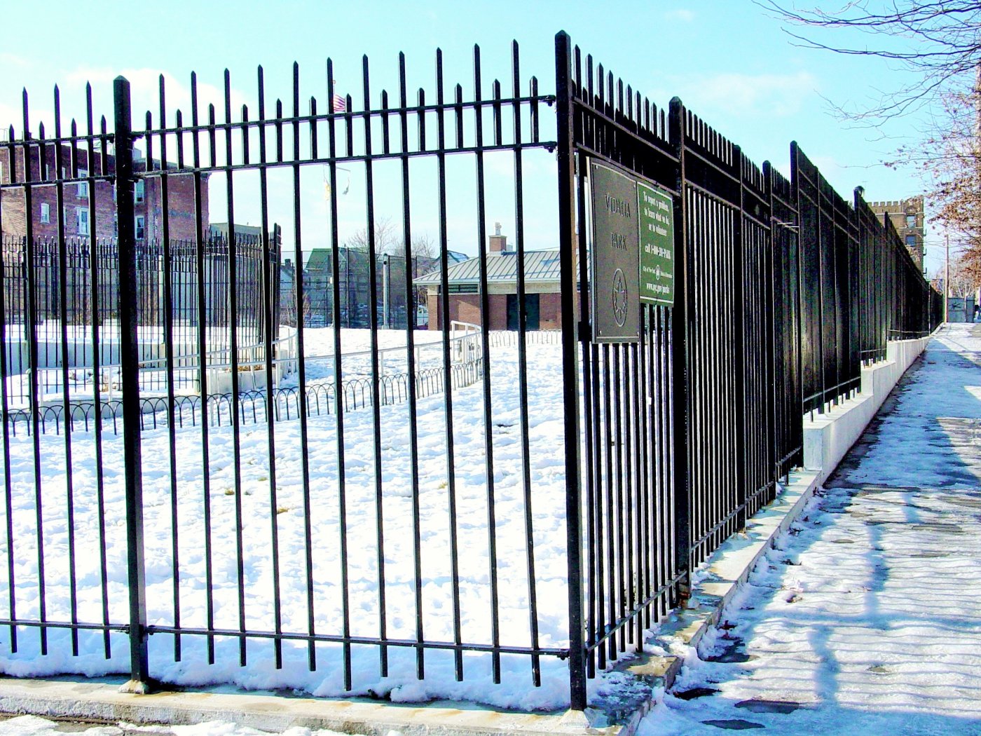 Iron picket fence FN 006