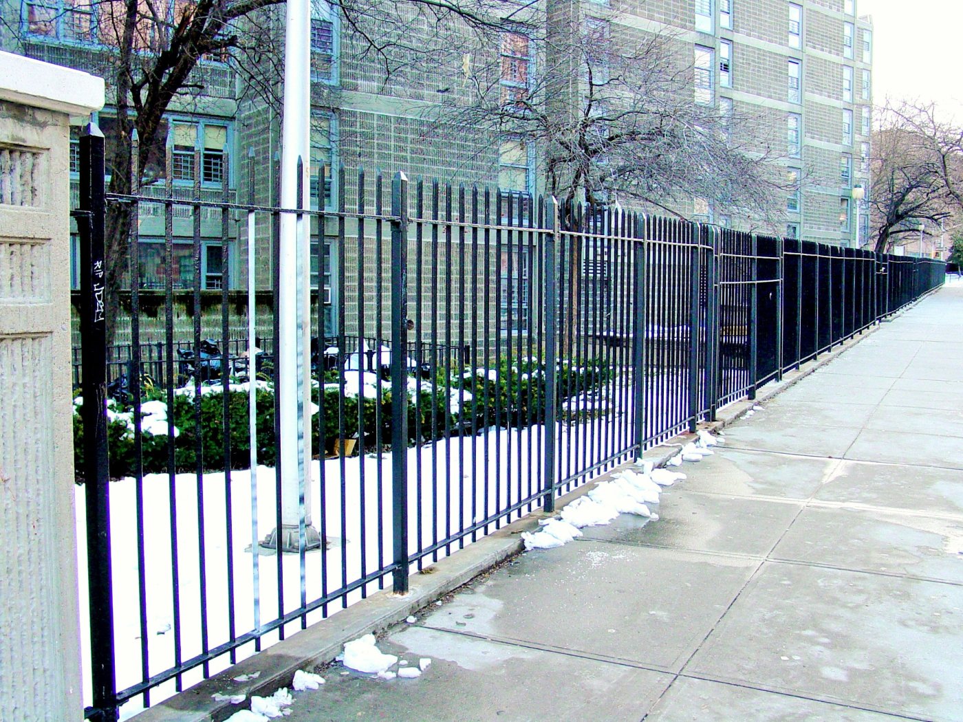 Iron picket fence FN 007