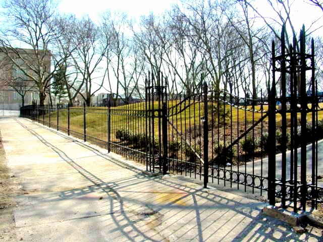 Iron picket fence FN 011