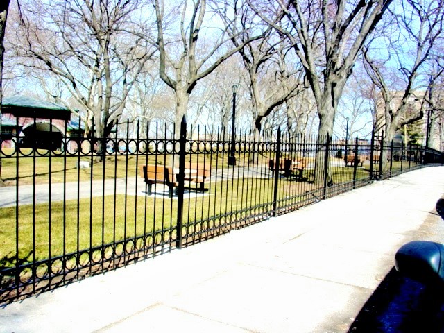 Iron picket fence FN 012