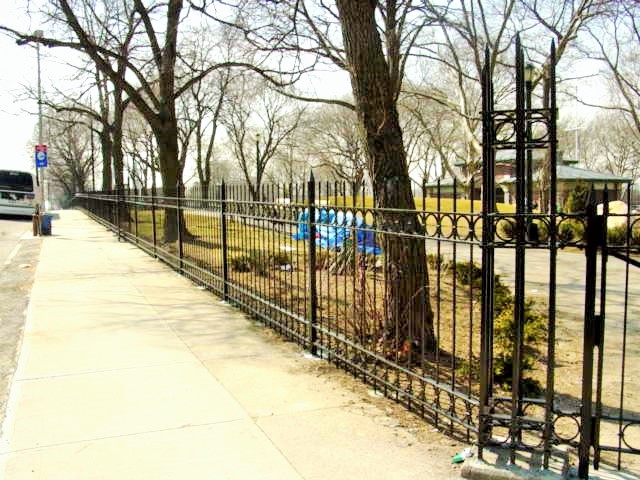 Iron picket fence FN 022