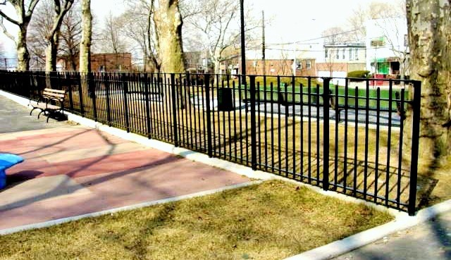 Iron picket fence FN 023