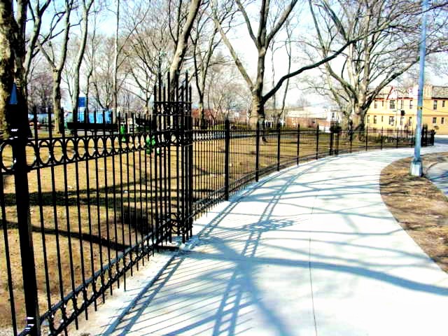 Iron picket fence FN 024