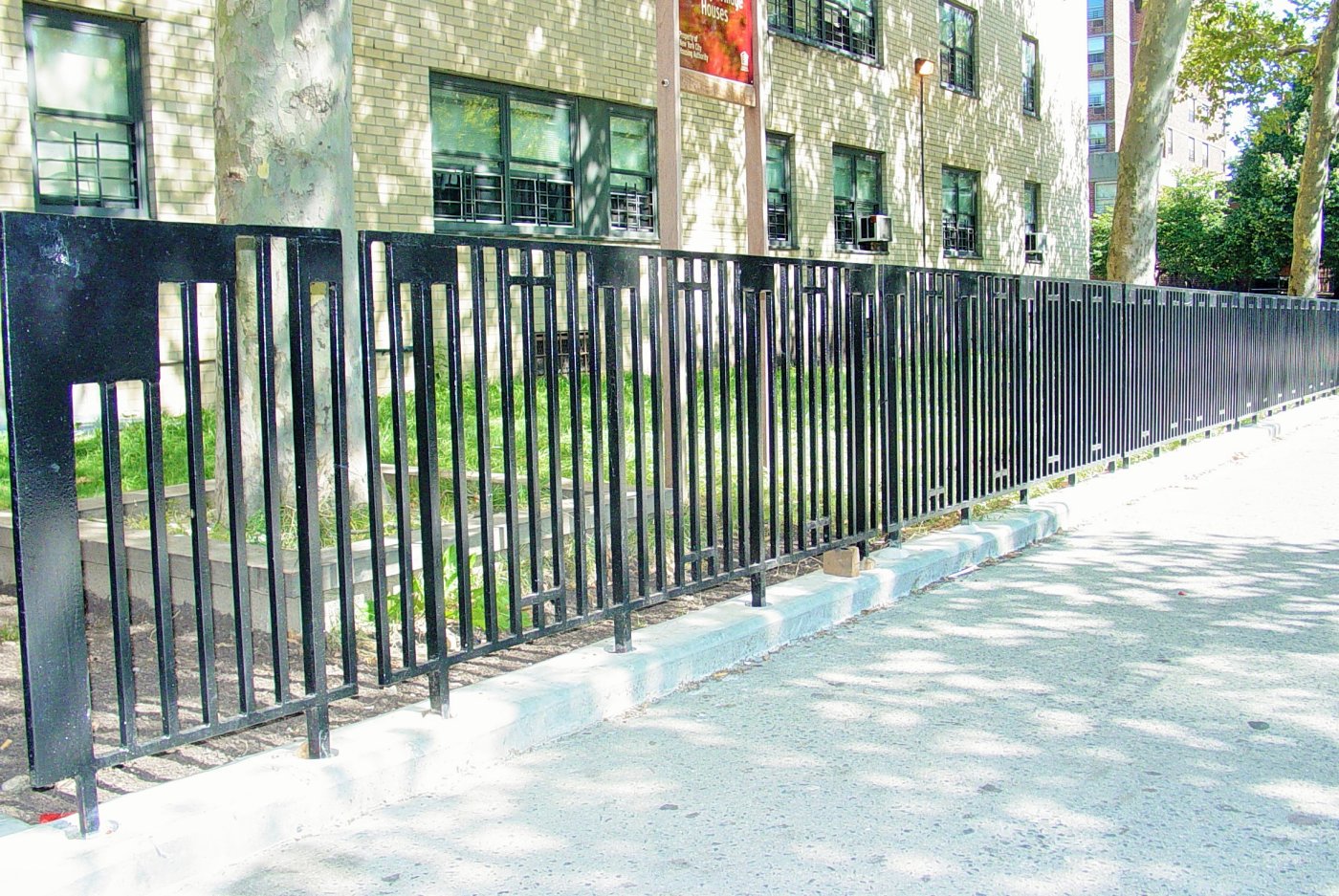 Iron picket fence FN 032