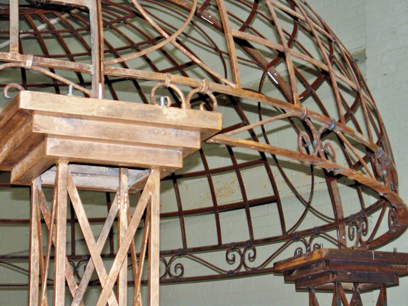 Wrought iron miccellennauus MC 004